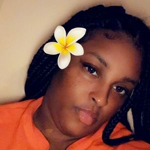 Meet your Posher, Yinez